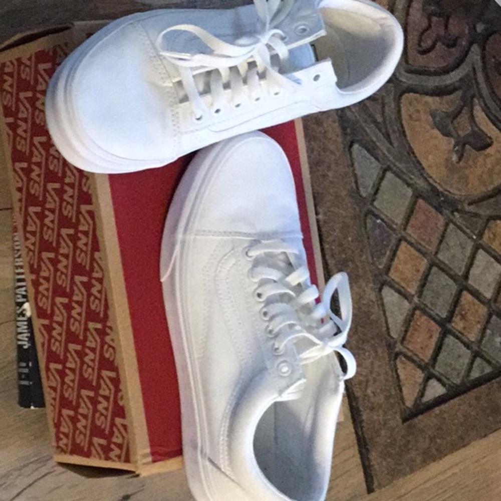Vans Tennis Shoes